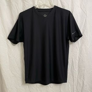 Mens NIKE DRI-FIT Shirt. Size Medium.